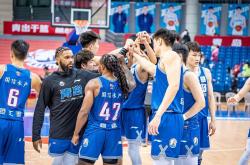 开云体育app-福建篮球队全队配合默契战胜青岛队