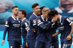 开云下载-奥格斯堡客场打平，积分稳定的简单介绍