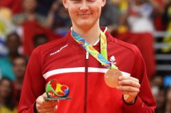 开云平台-马来西亚队完胜德国队，安赛龙扛起全队