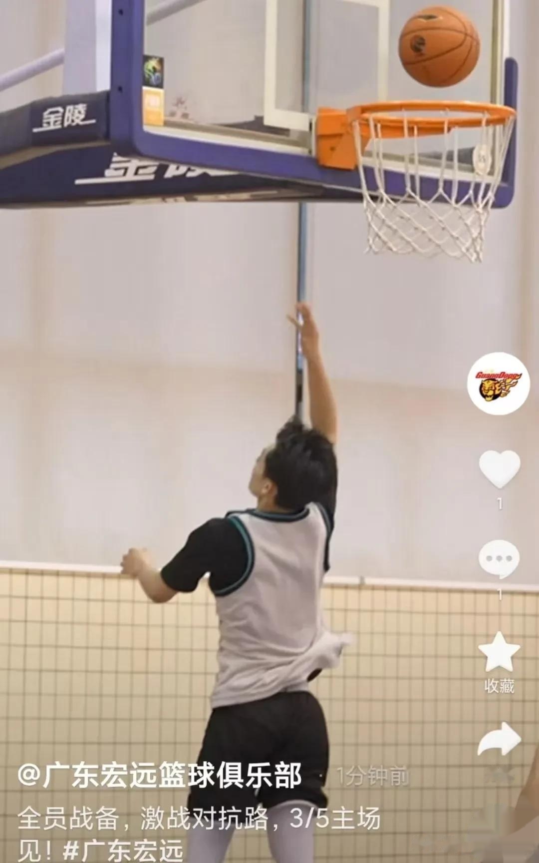 包含球队的篮球训练备战竞赛季，全员拼尽全力的词条