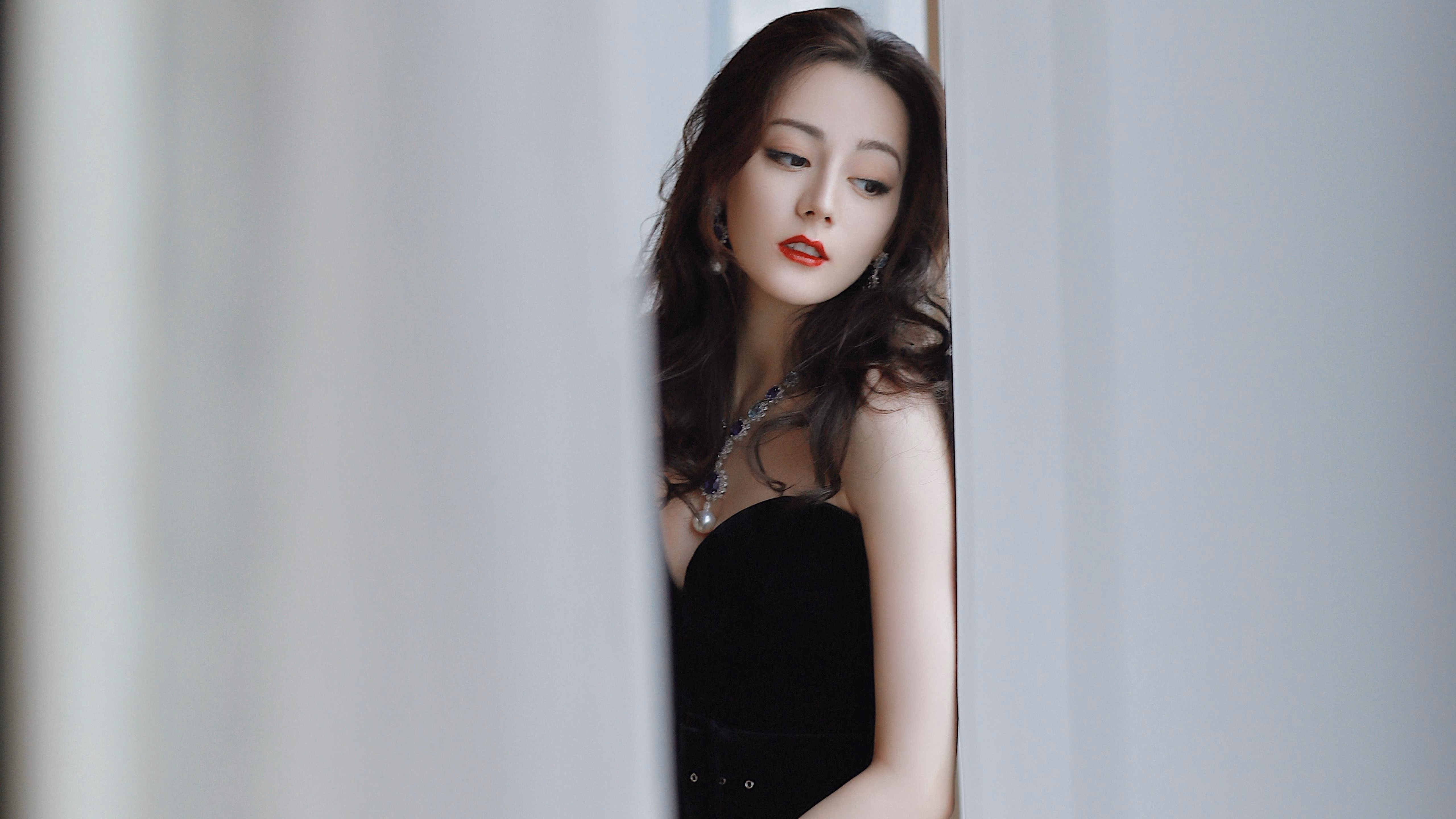 星光碾碎钢铁,当内马尔在友谊赛的绿茵上跳起桑巴